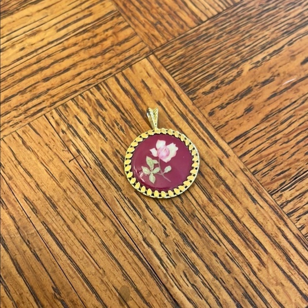 Vintage Elegant Gold and Pink Floral Pendant